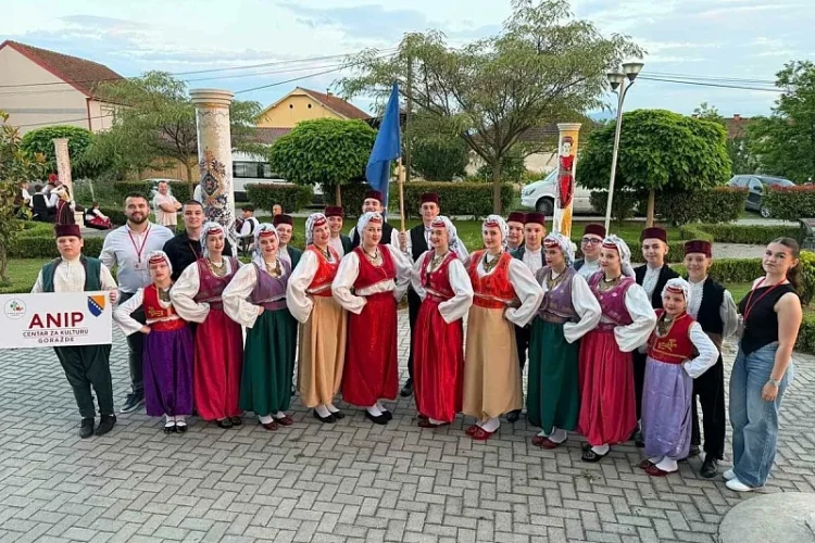 Goraždanski folklorci na festivalu u Skoplju, a srcem uz reprezentaciju BiH
