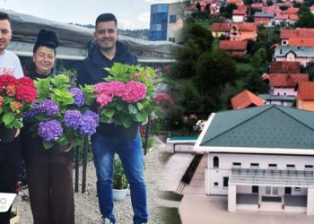 Porodica Smajlović i ove godine obezbijedila cvijeće za uređenje harema džamije u Podlugovima