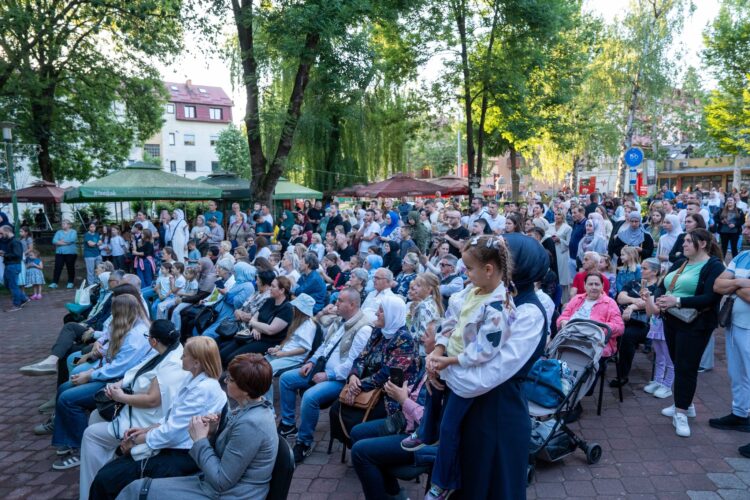 Građani Vogošće uživali u izvedbama Šejme, Zejda i hafiza Aziza Alilija