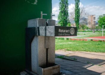 Zenica dobila prvu javnu česmu prilagođenu osobama u invalidskim kolicima