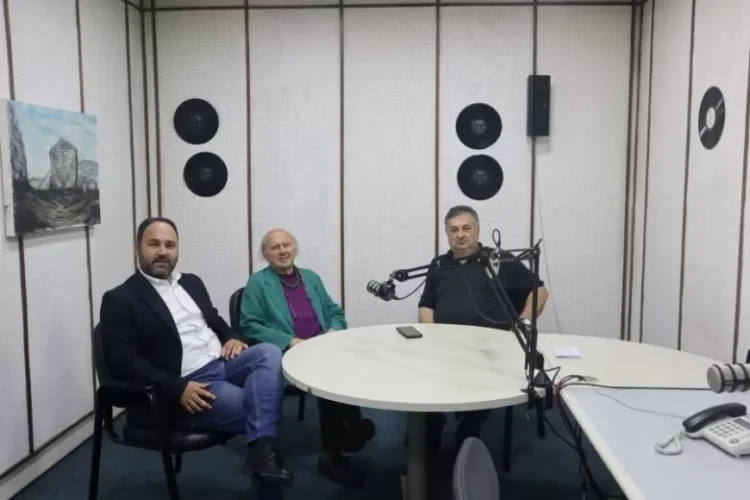 Velikan bh. glumišta Zijah Sokolović s predstavom „Lijevo desno glumac“ 3. jula dolazi u Ilijaš