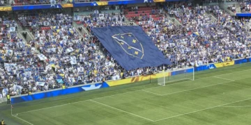 Najemotivniji trenutak: Više od 20.000 bh. navijača pjevalo “Ljiljane” na stadionu