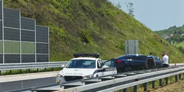 Saobraćajna nesreća na autoputu kod Visokog, na vozilu velika materijalna šteta