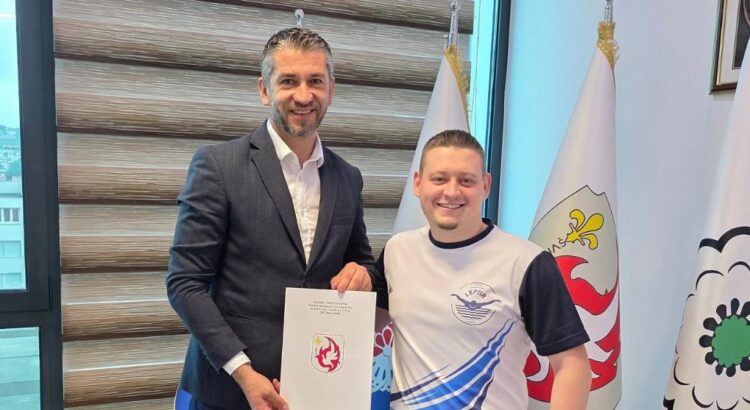 Načelnik Amar Dovadžija upriličio prijem za paraplivača Amara Gurdića nakon osvajanja šest medalja u Podgorici
