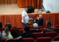 Zijah Sokolović oduševio ilijašku publiku predstavom „Lijevo, desno, glumac“