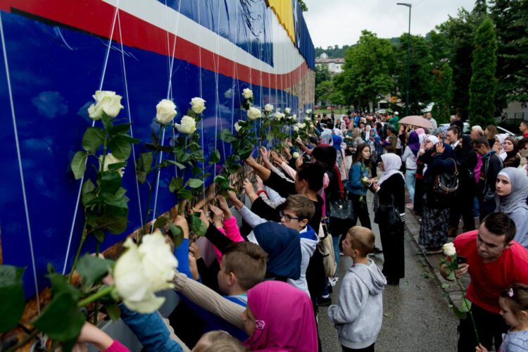 Obavještenje o prolasku kolone s tabutima žrtava genocida u Srebrenici kroz Ilijaš