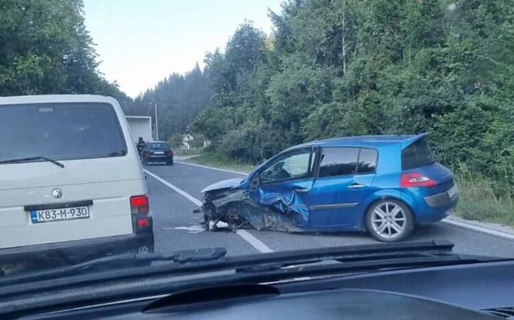 Saobraćajna nesreća kod Srednjeg: Jedna osoba prevezena u bolnicu, saobraćaj se odvija otežano