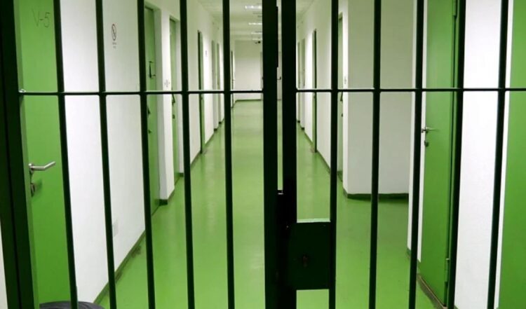 Tragedija u zeničkom zatvoru: Zatvorenik iz Visokog preminuo u bolnici nakon pokušaja samoubistva