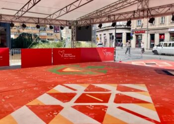 Sve je spremno za 32. Sarajevo Film Festival: Postavljen crveni tepih ispred Narodnog pozorišta