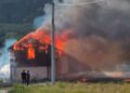 Požar u Brezi izmakao kontroli: Spaljivao nisko rastinje pa vatra zahvatila pomoćni objekat